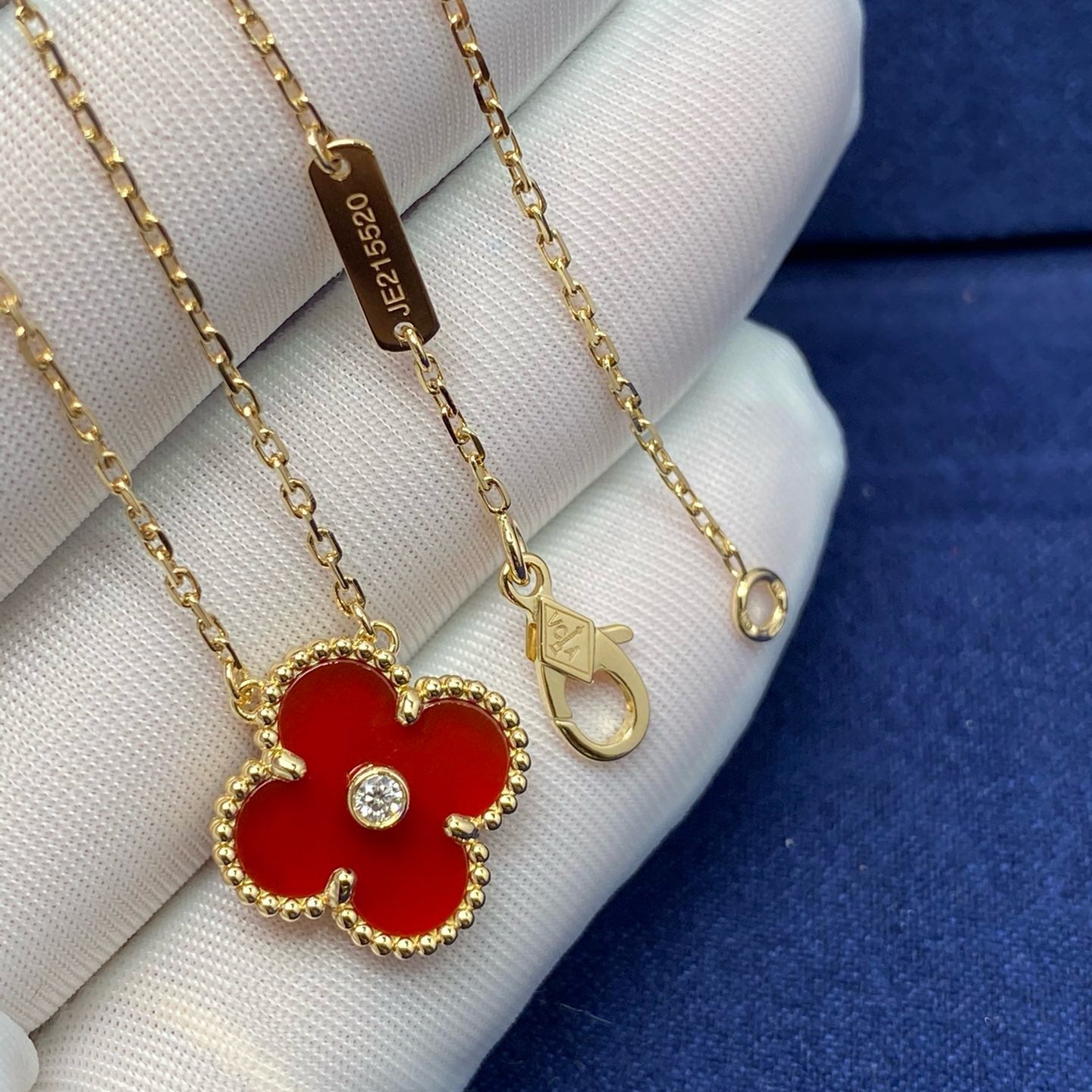 [Basjewels]CLOVER 15MM DIAMOND CARNELIAN NECKLACE