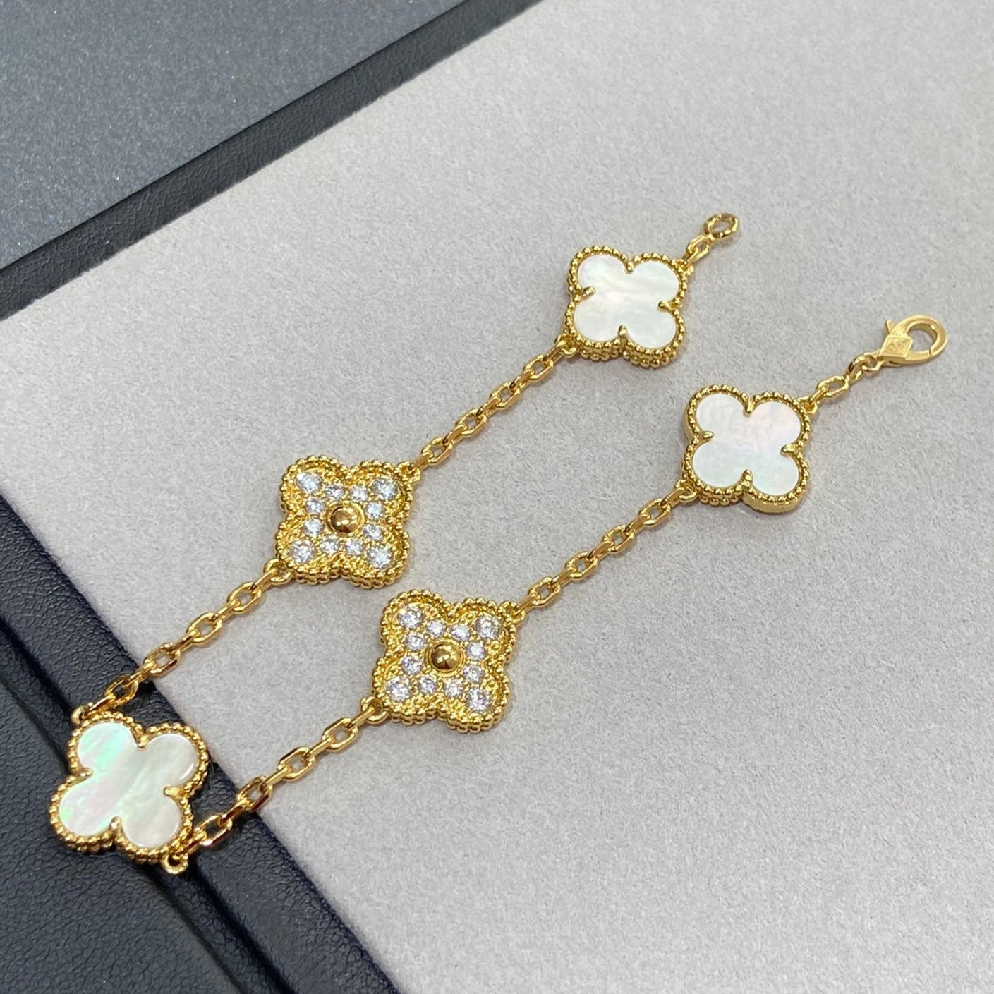 [Basjewels]CLOVER BRACELET 5 MOTIF WHITE MOP DIAMOND