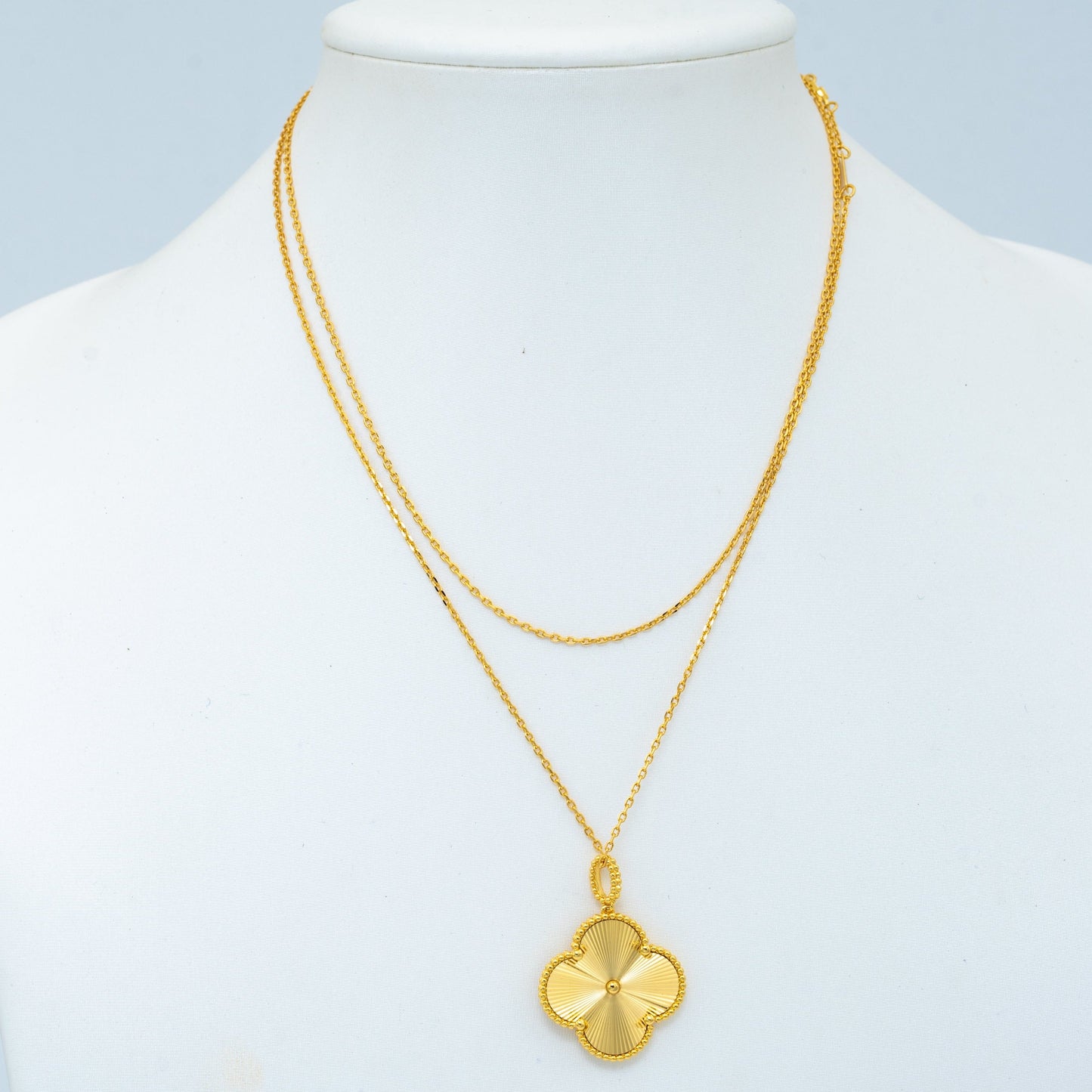 [Basjewels]CLOVER 25MM PEDANT NECKLACE GOLD