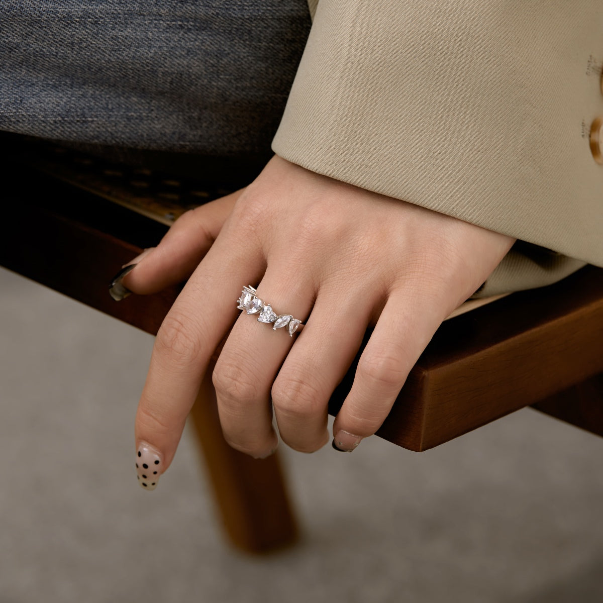 [baslovejewels]Delicate Multi Cut Ring