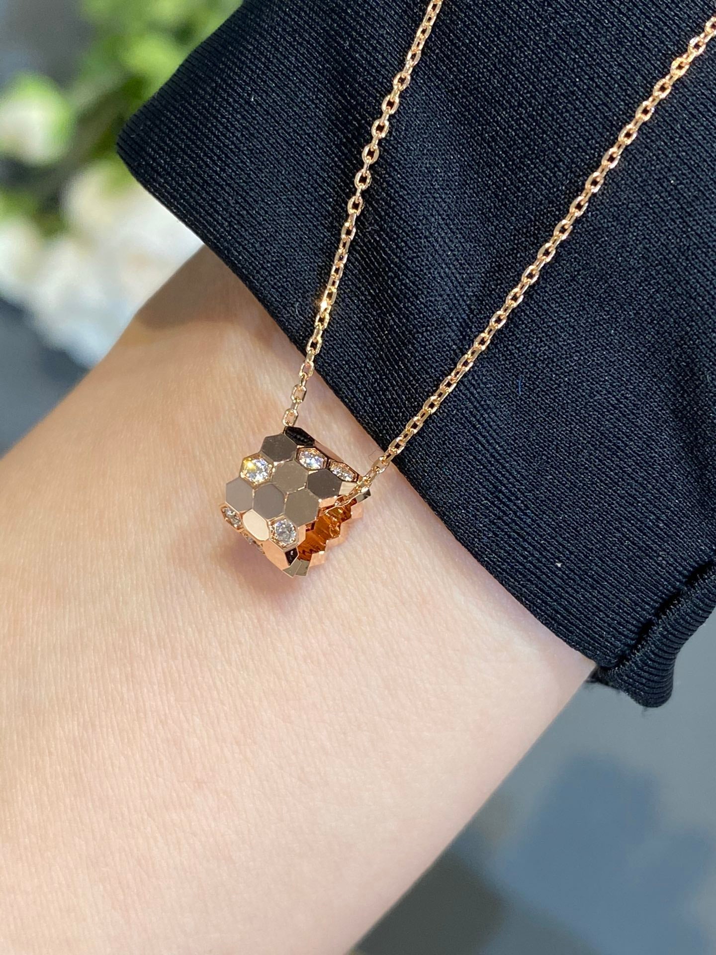 [baslovejewels]BEE LOVE DIAMOND NECKLACE