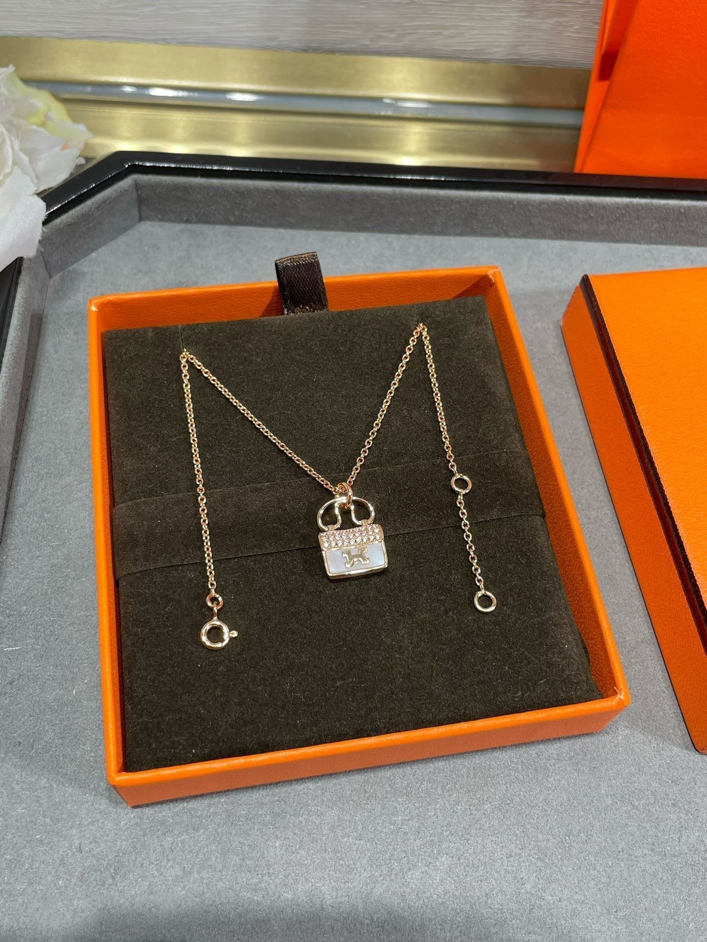 [baslovejewels]H CIRCE MOISSANITE PENDANT NECKLACE GOLD