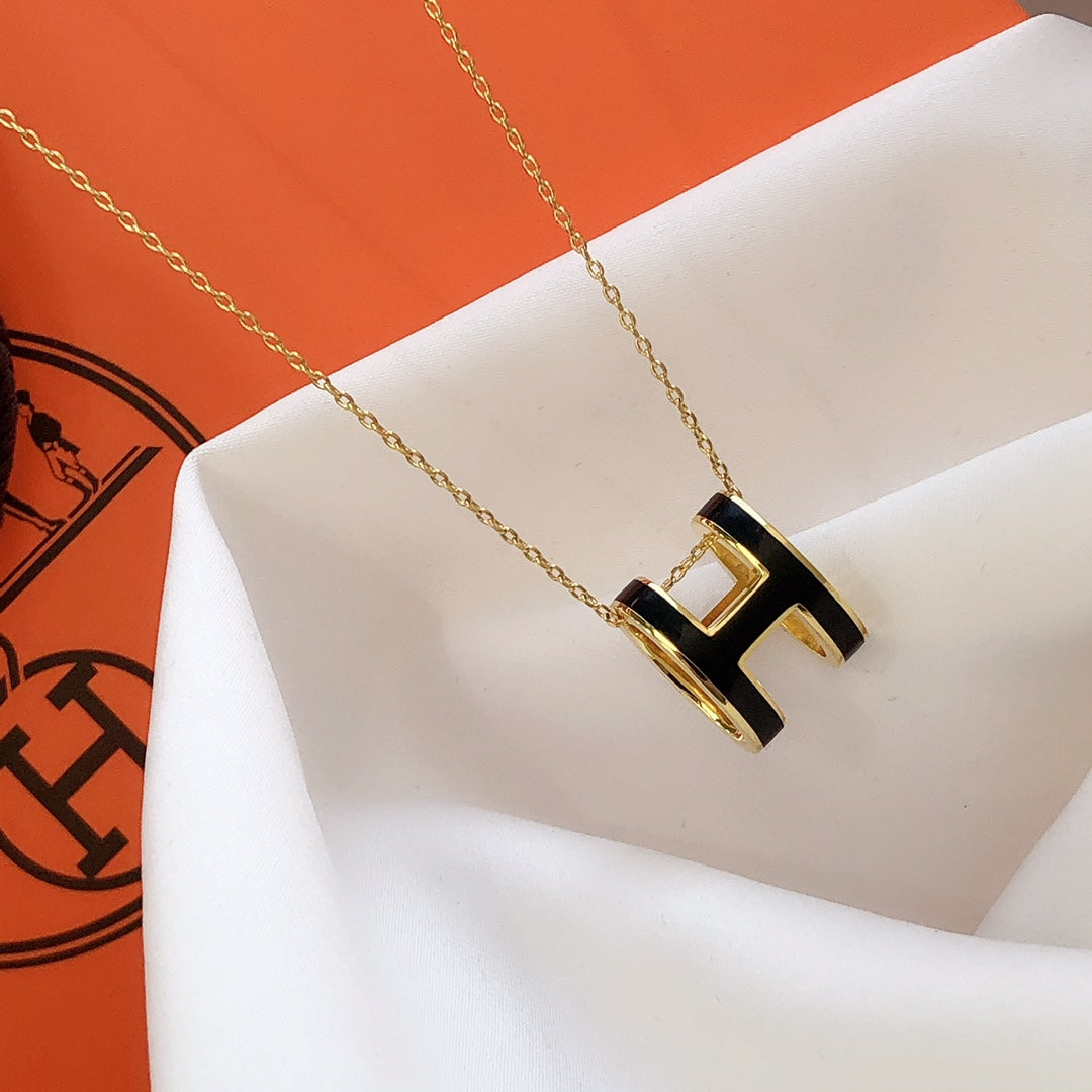 [Basjewels]HM CLIC BLACK ENAMEL GOLD NECKLACE