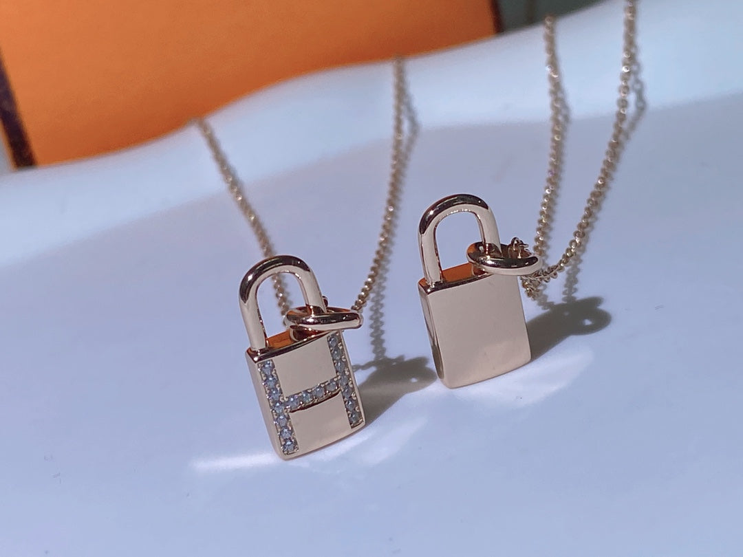 [Basjewels]HM ADVANCED NICHE LOCK HEAD NECKLACE DIAMONDS