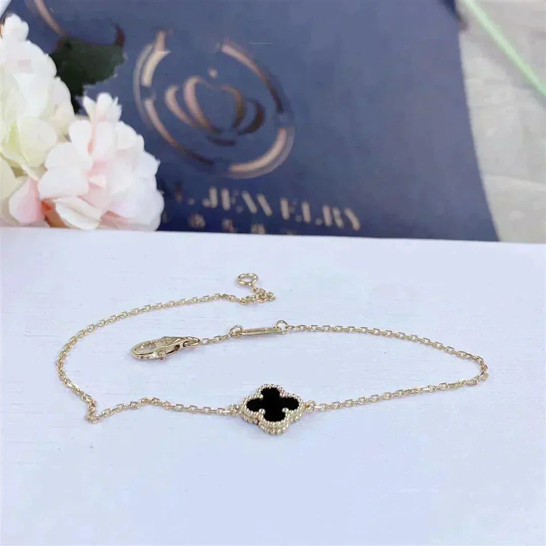 [Basjewels]CLOVER ONYX SINGLE FLOWER BRACELET